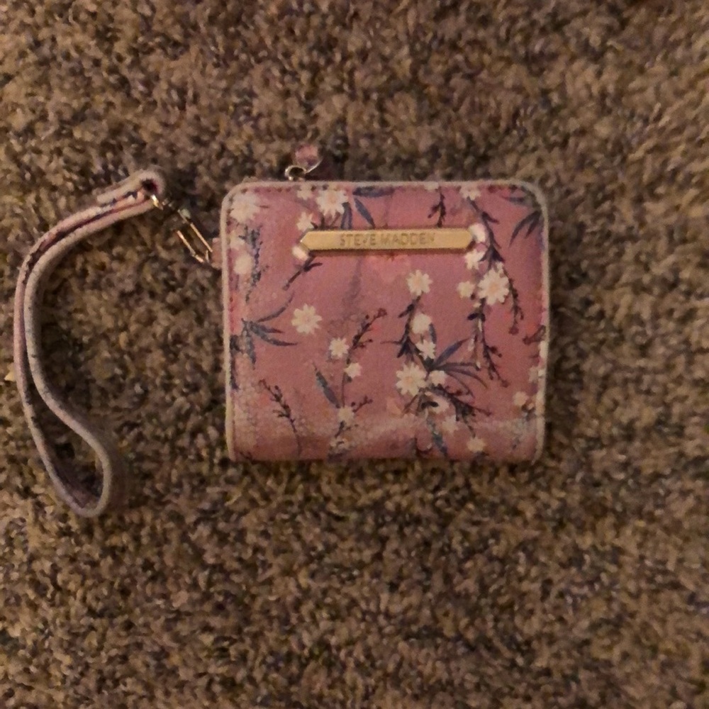Steve Madden mini wallet pink floral color pattern